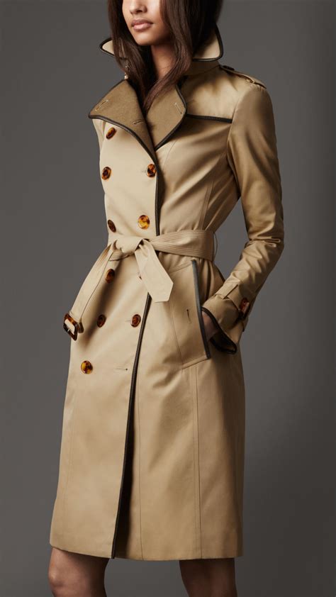 Gabardine Trench Coat in Honey 